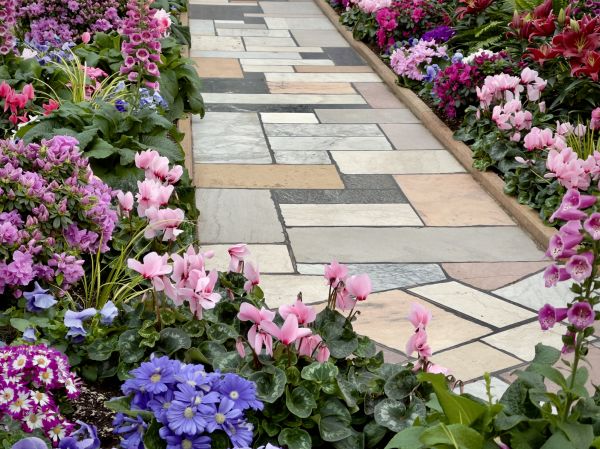 Cost of Garden Path Installation in Redmond